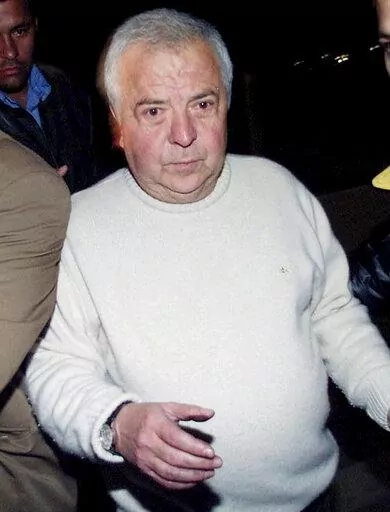 Colombian drug trafficker Gilberto Rodriguez Orejuela leaves the Combita maximum security prison, in Tunja, Colombia, Nov. 7, 2002. Rodriguez Orejuela, who was the leader of the powerful Cali Cartel, died in a United States prison on Tuesday, May 31, 2022, confirmed his defense attorney. (AP Photo/Javier Galeano, File)