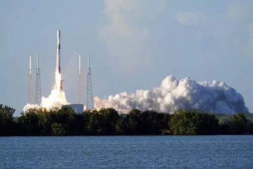 A SpaceX Falcon 9 rocket, with the Korea Pathfinder Lunar Orbiter, or KPLO, lifts off from launch complex 40 at the Cape Canaveral Space Force Station in Cape Canaveral, Fla., Thursday, Aug. 4, 2022.South Korea joined the stampede to the moon Thursday with the launch of a lunar orbiter that will scout out future landing spots.
 (AP Photo/John Raoux)